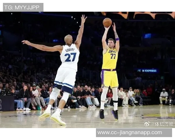 NBA赛季精彩回顾东契奇助湖人轻取76人勇士遭公牛逆袭开拓者力战灰熊展现韧性 NBA赛季精彩回顾东契奇助湖人轻取76人勇士遭公牛逆袭开拓者力战灰熊展现韧性