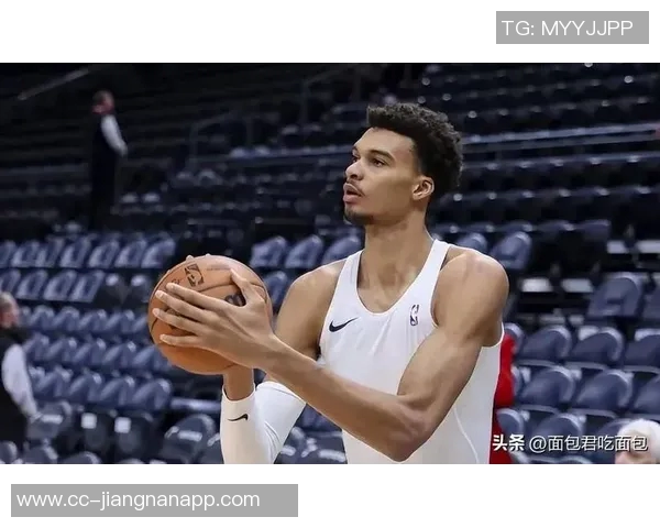 文班亚马称赞本赛季第二次战胜雷霆的比赛令人赏心悦目表现出色