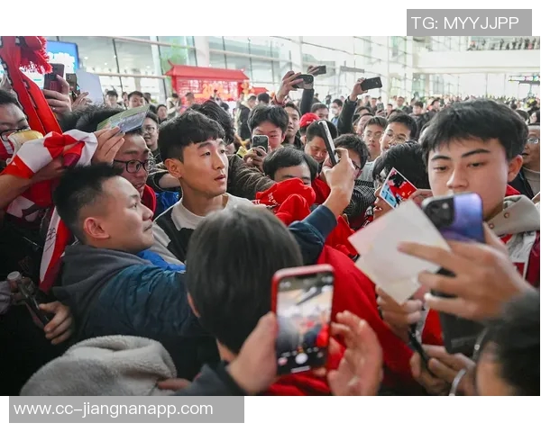 蓉城球员身价动态分析:11人上涨韦世豪周定洋等14人下跌情况解析 蓉城球员身价动态分析:11人上涨韦世豪周定洋等14人下跌情况解析