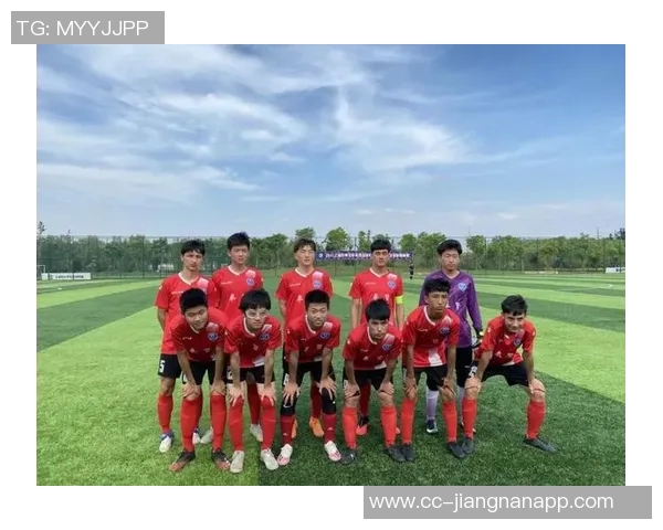 上海海港U17在青少年精英联赛第二阶段取得第四名成绩展现出色表现