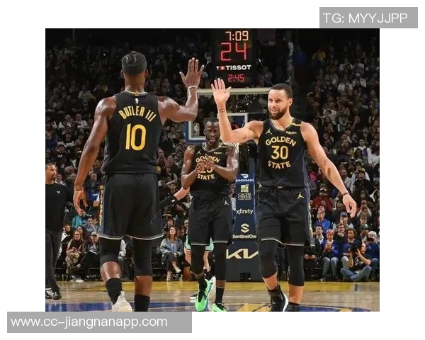 勇士与老鹰首发阵容保持一致库里穆迪巴特勒格林波斯特再度出战