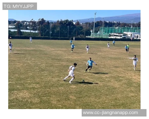 上海海港B队在昆明海埂基地圆满结束为期三周的冬训活动 上海海港B队在昆明海埂基地圆满结束为期三周的冬训活动
