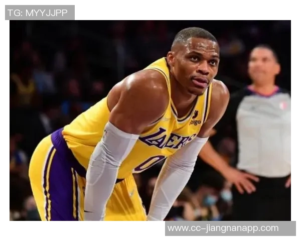 阿连德因国外办签证缺席训练或将缺席首场季前赛