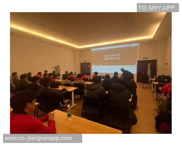 上海海港B队抵达昆明海埂基地开启三周冬训备战新赛季