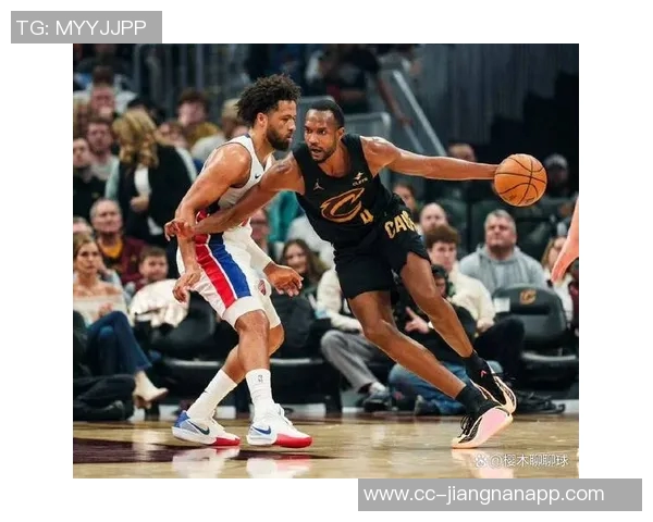 攻防兼备的双星表现莫布里20分6板5助阿伦19分12板助力球队胜利